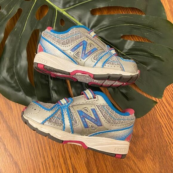 New Balance Silver, Blue & Pink Sneakers Size 3 Toddler - Picture 3 of 4